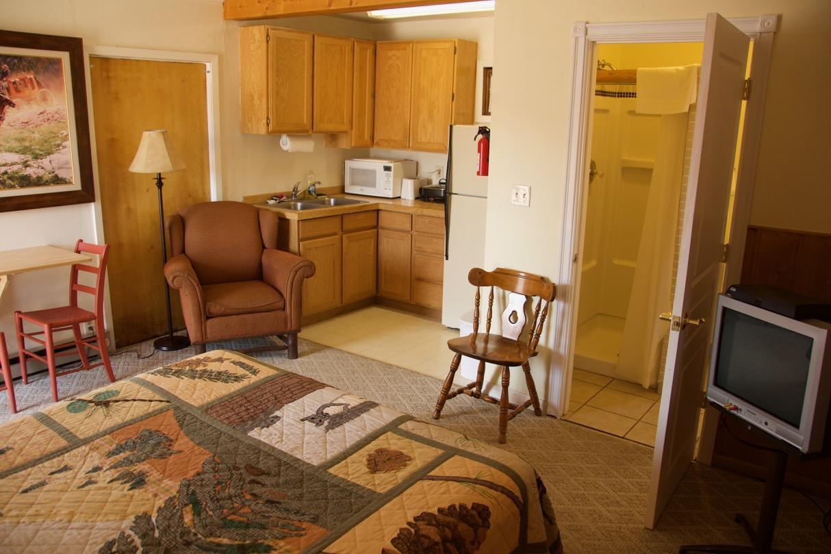 Yellowstone Holiday Motel เวสต์เยลโลว์สโตน ภายนอก รูปภาพ