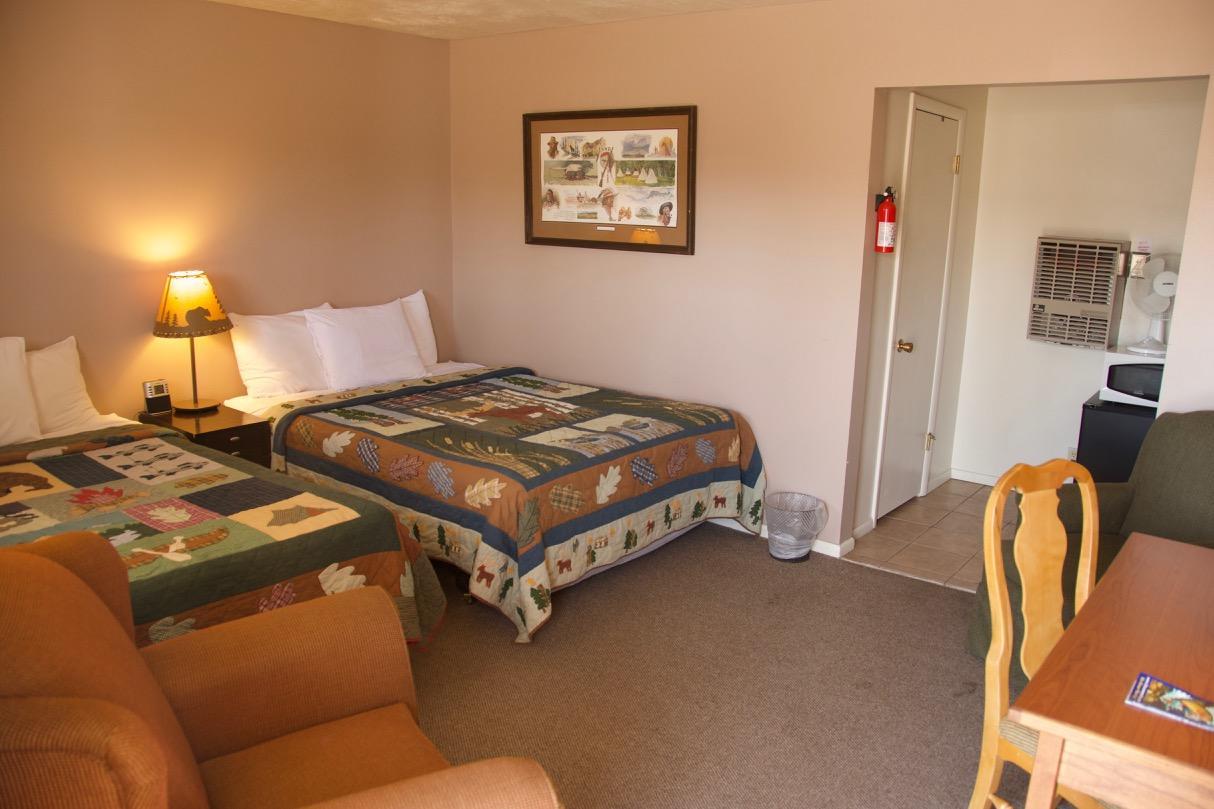 Yellowstone Holiday Motel เวสต์เยลโลว์สโตน ภายนอก รูปภาพ