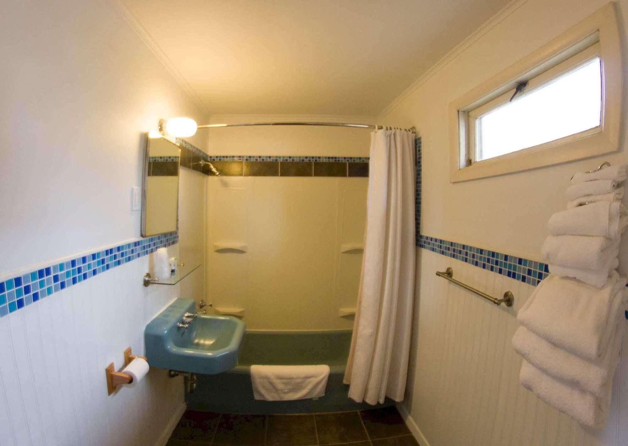Yellowstone Holiday Motel เวสต์เยลโลว์สโตน ภายนอก รูปภาพ