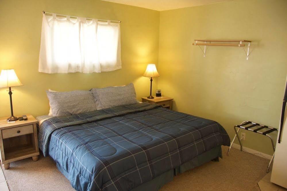 Yellowstone Holiday Motel เวสต์เยลโลว์สโตน ภายนอก รูปภาพ