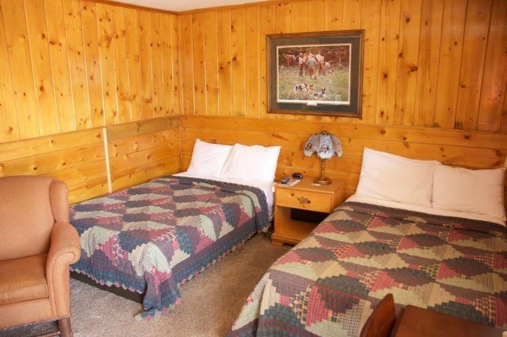 Yellowstone Holiday Motel เวสต์เยลโลว์สโตน ภายนอก รูปภาพ
